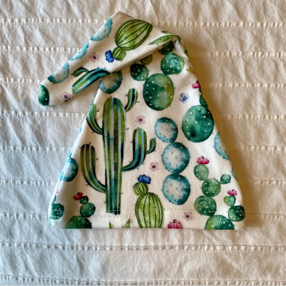 Unisex Newborn Cactus Print Hat and Swaddle Set - Picture 2 of 6